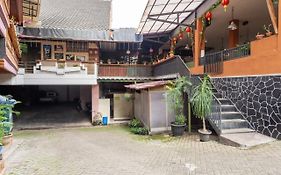 RedDoorz Plus near Balai Kota Batu 2